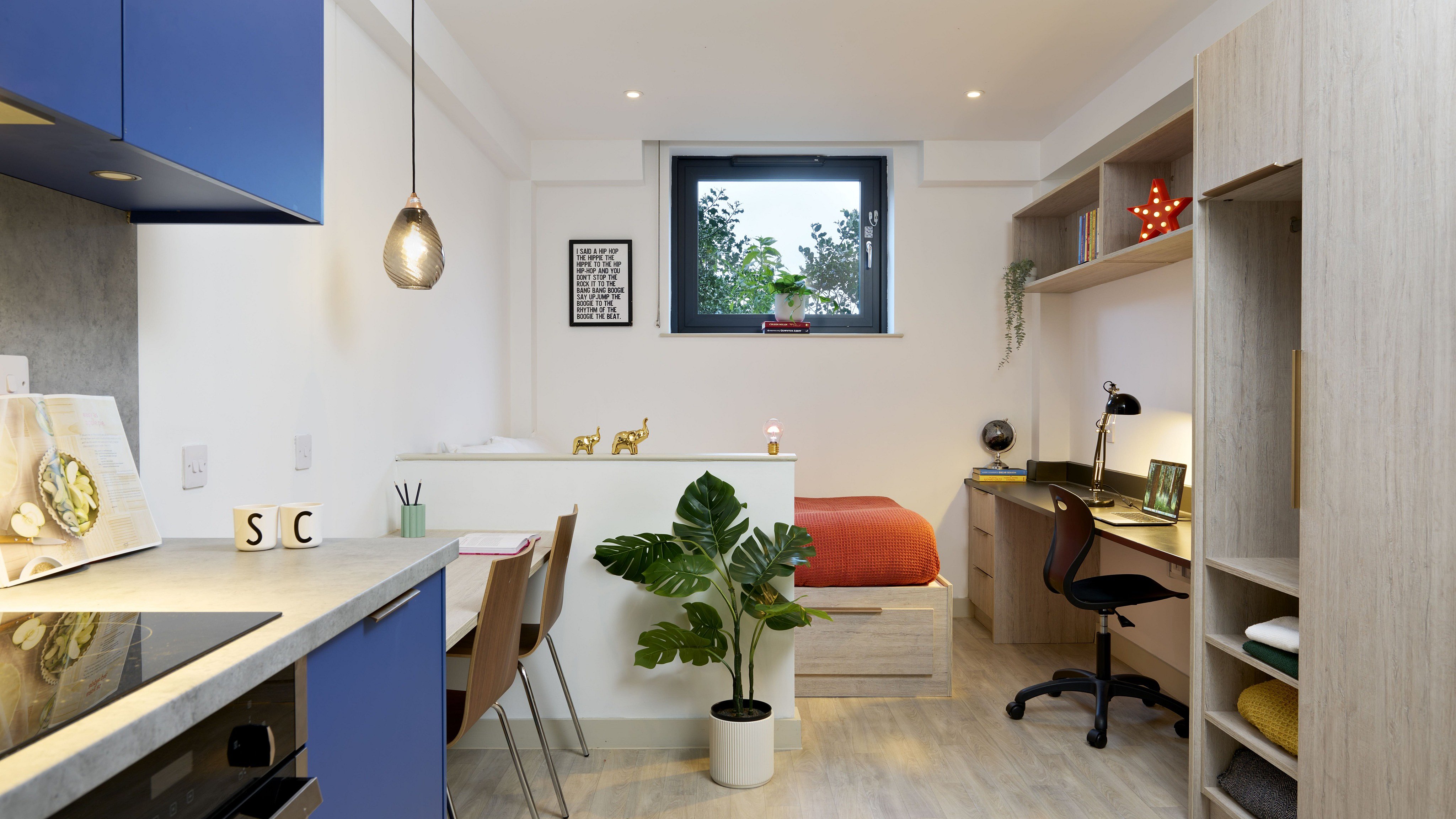 Reading_Bronze Studio
