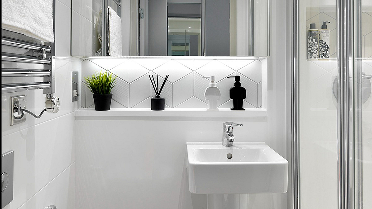 Bath Ensuite Bathroom