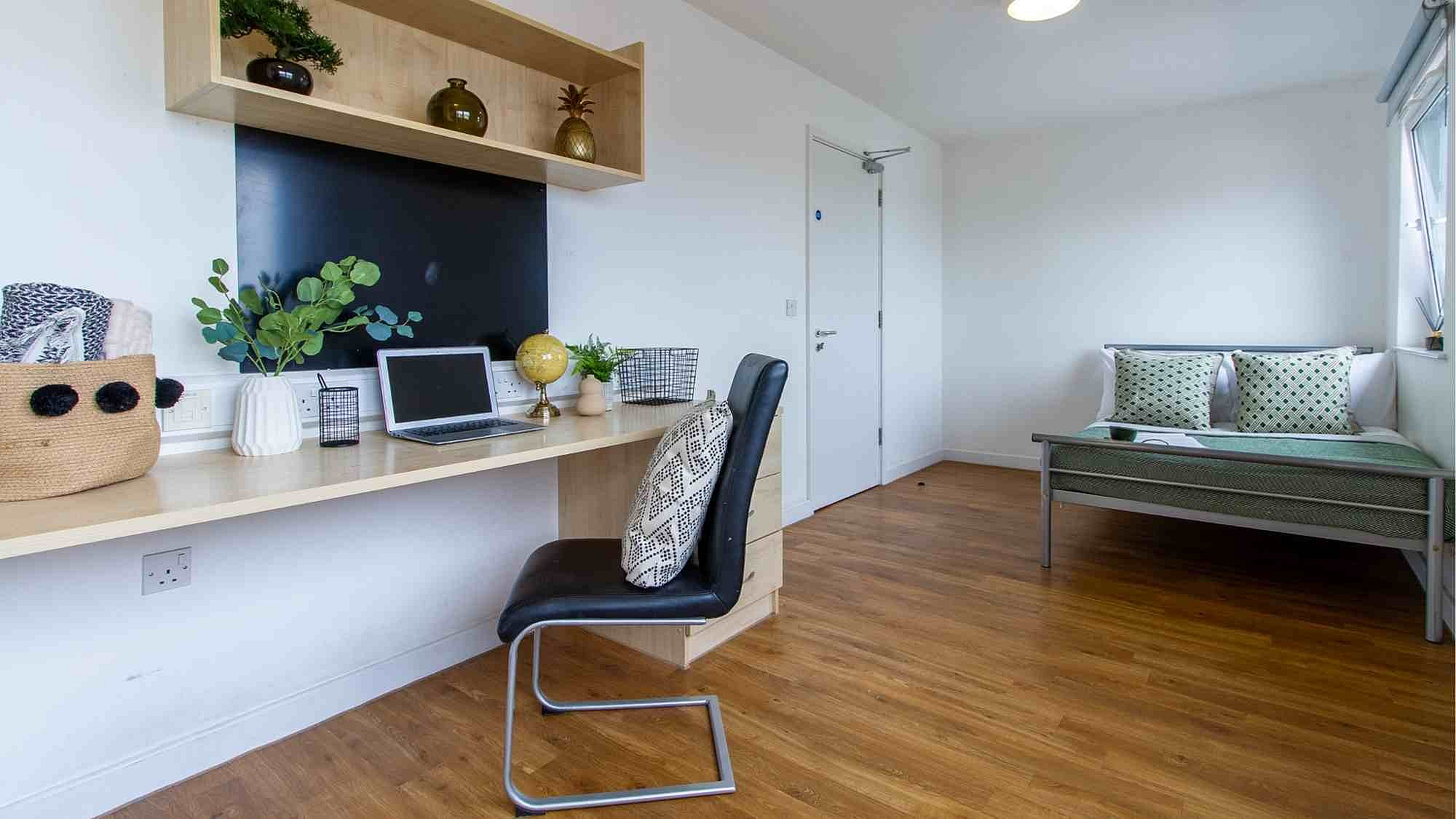 Platinum Ensuite