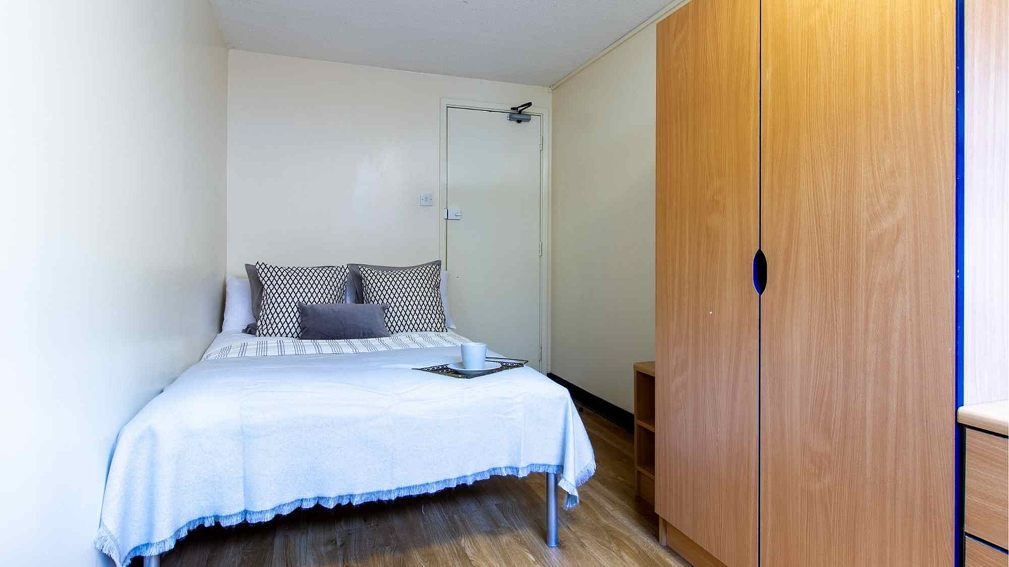 Silver Plus Room