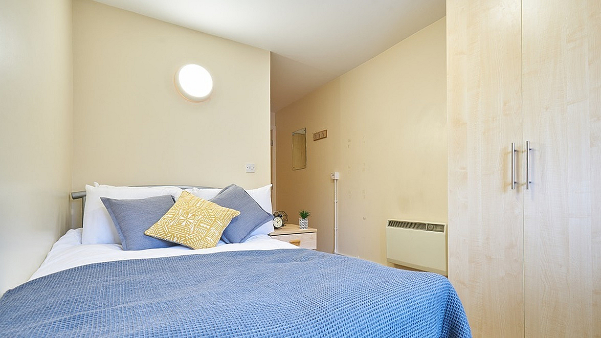 Gold Ensuite