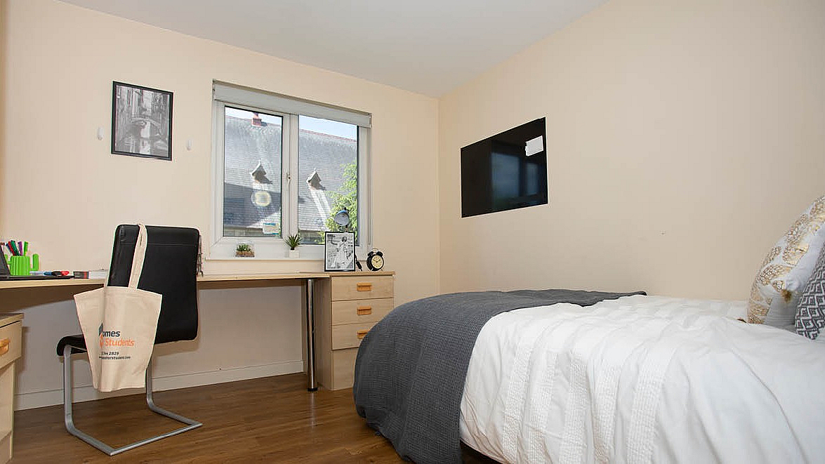 Platinum Ensuite