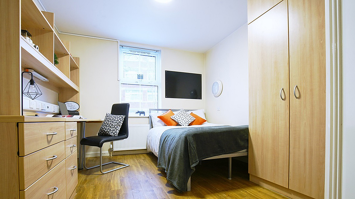 Gold Ensuite