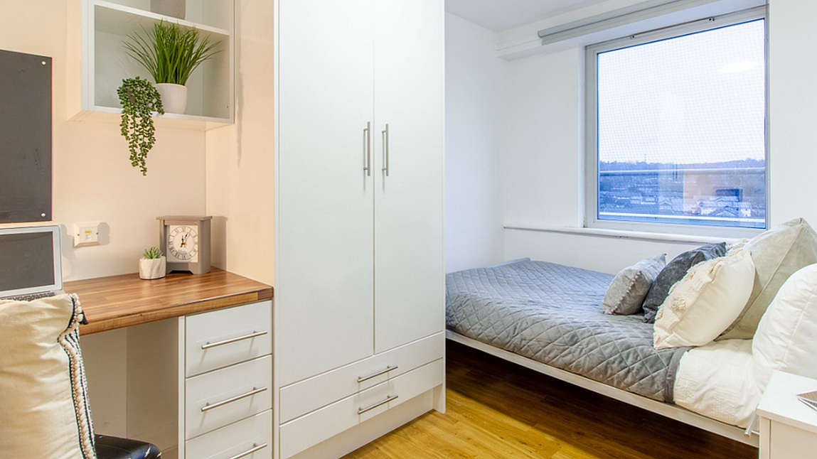 Bronze 3 Bed Room