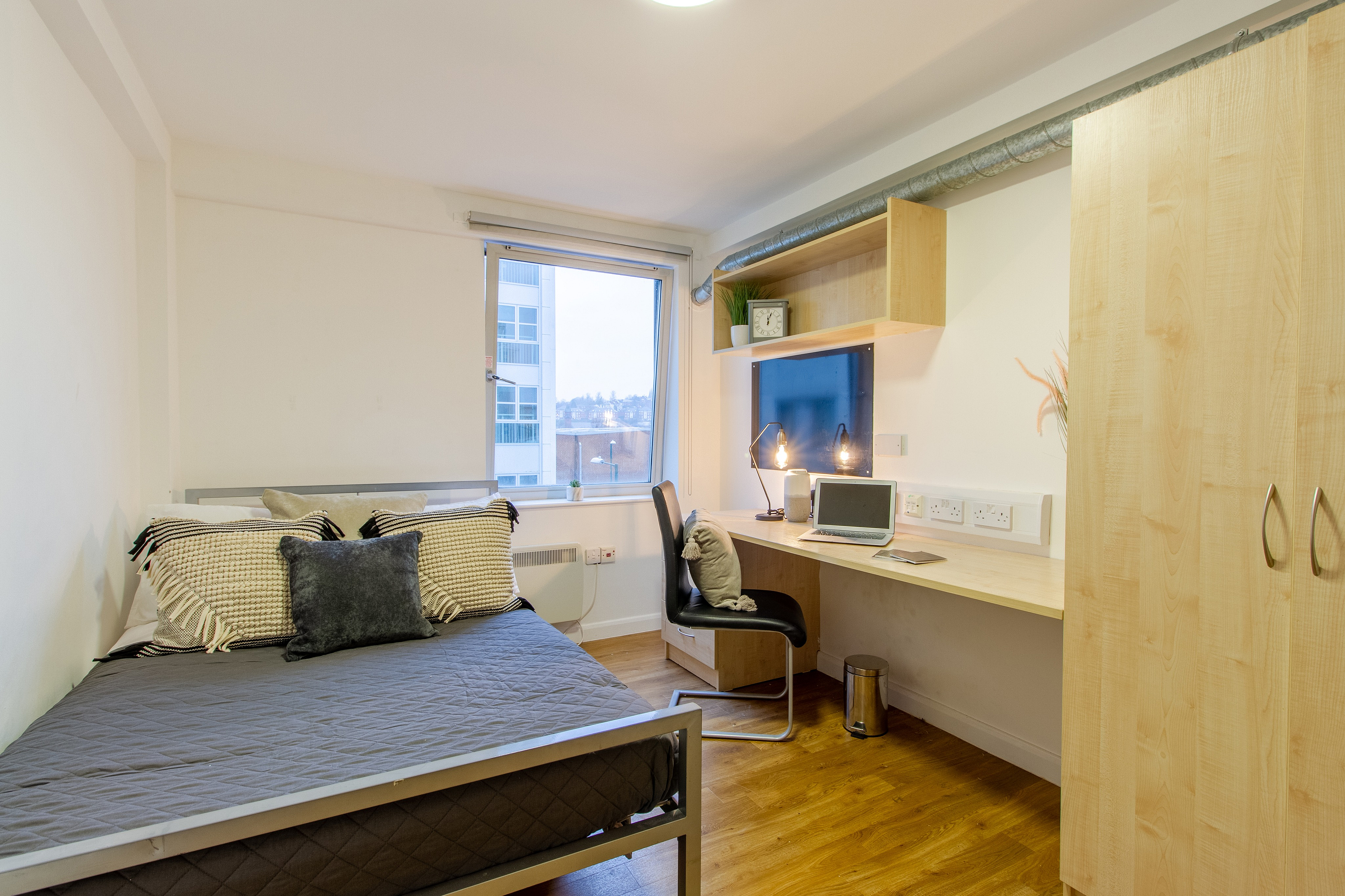 Bronze 6-7 Bed Room - Semester 1
