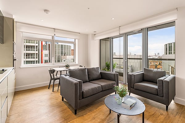 Apt 53