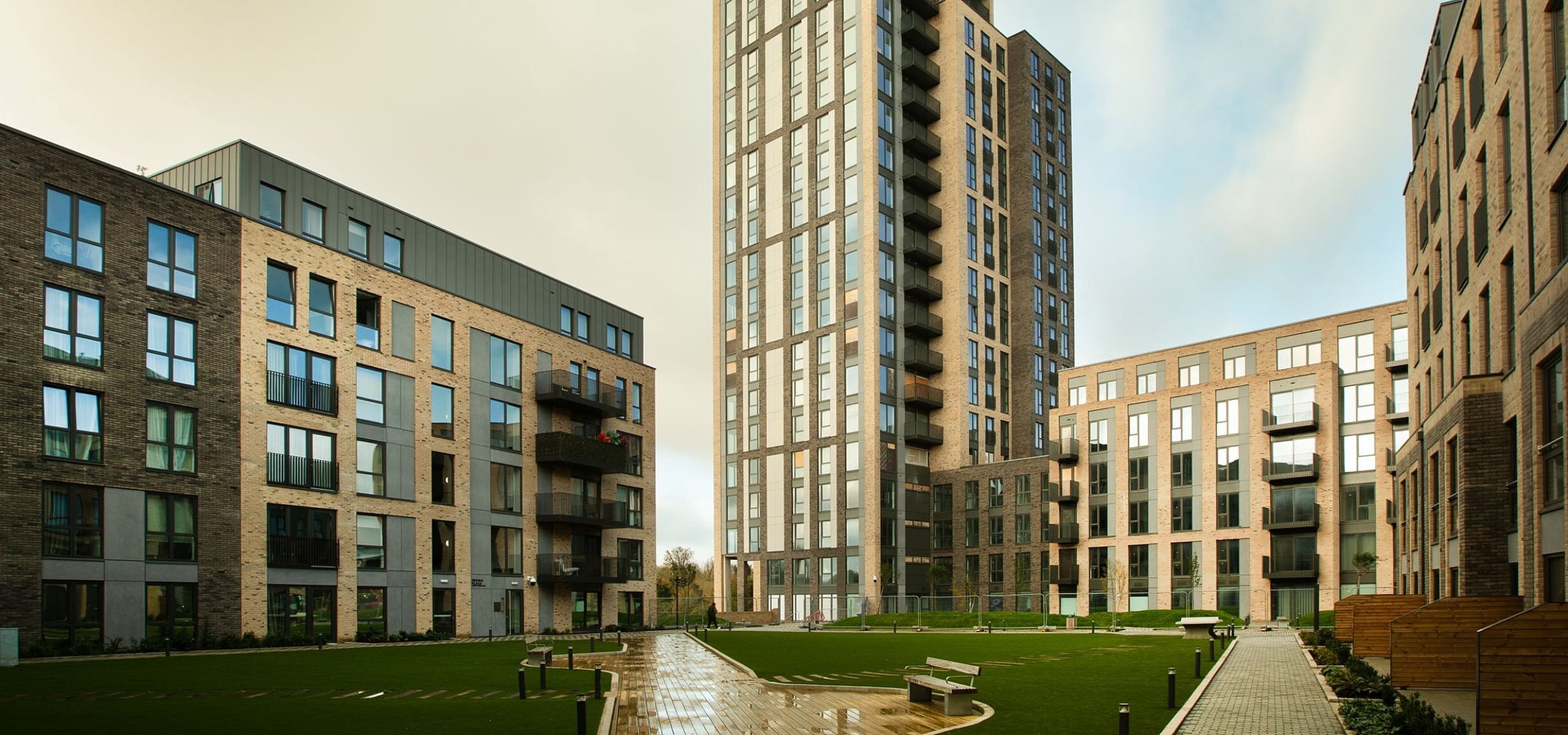 Exterior shot of Cortland Cassiobury buildings